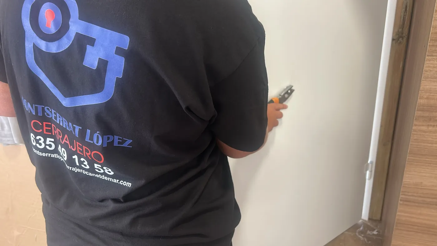 Instalación de un bombín de cerradura